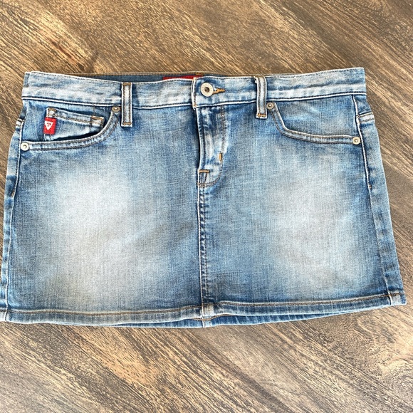 Guess Dresses & Skirts - 🔥Guess Iconic Denim Mini-Skirt Sz 30🔥